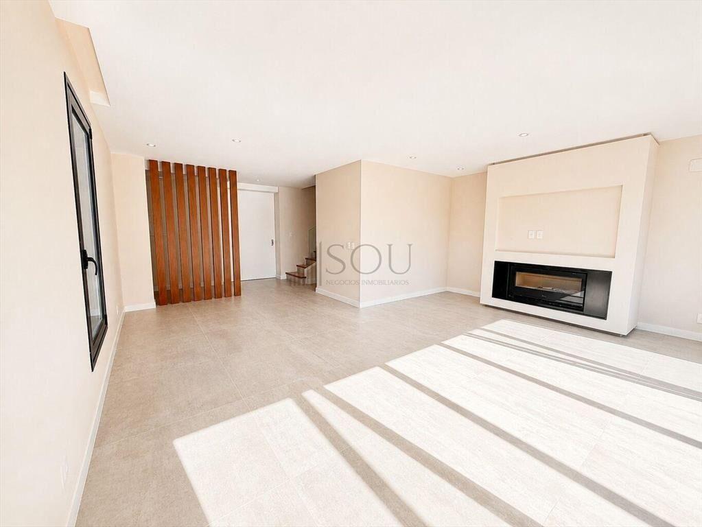 Venta Casa 4 dormitorios parrillero en Barrio Parques 2