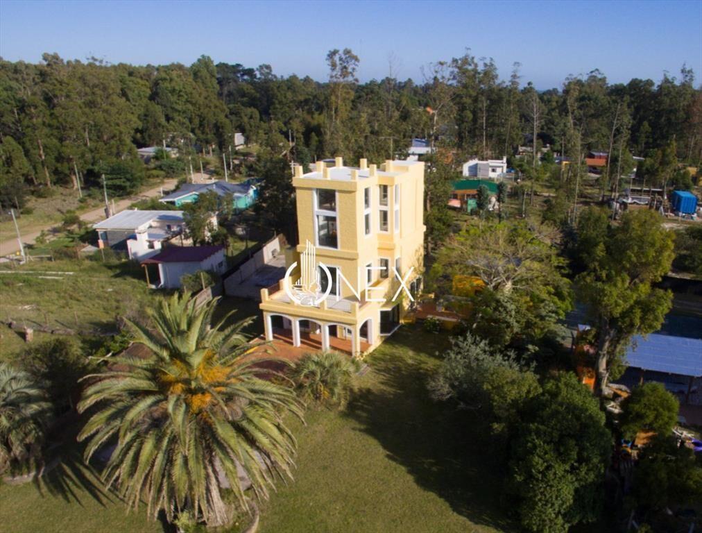 Casa Tipo Castillo en Venta - Frente al Mar - 3.500 mÂ²