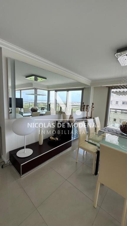 En venta apartamento de 3 dormitorios en Brava,