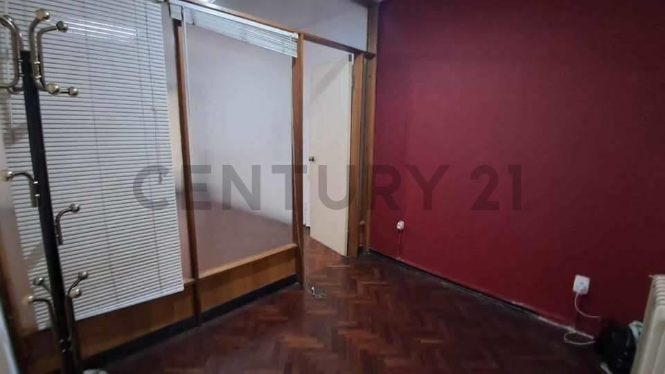 Venta/OFICINA,CONSULTORIO/ Próximo IMM/ a metros de 18 de...