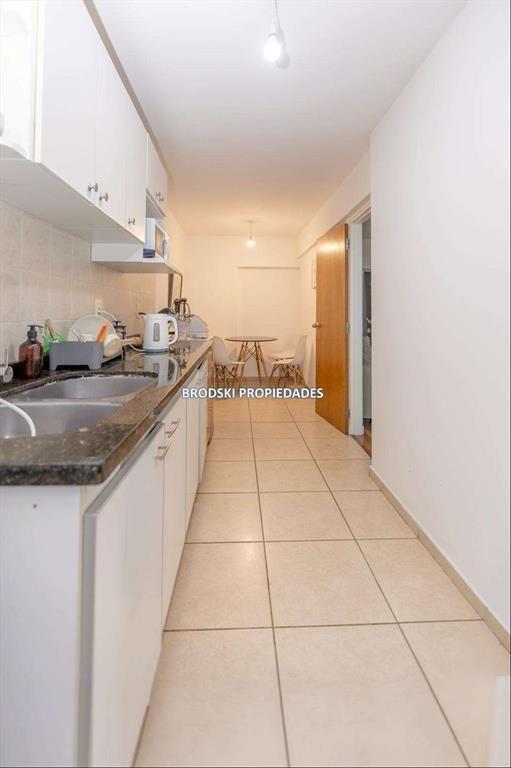 VENTA APARTAMENTO EN TRES CRUCES CON RENTA - 2 DORMITORIOS