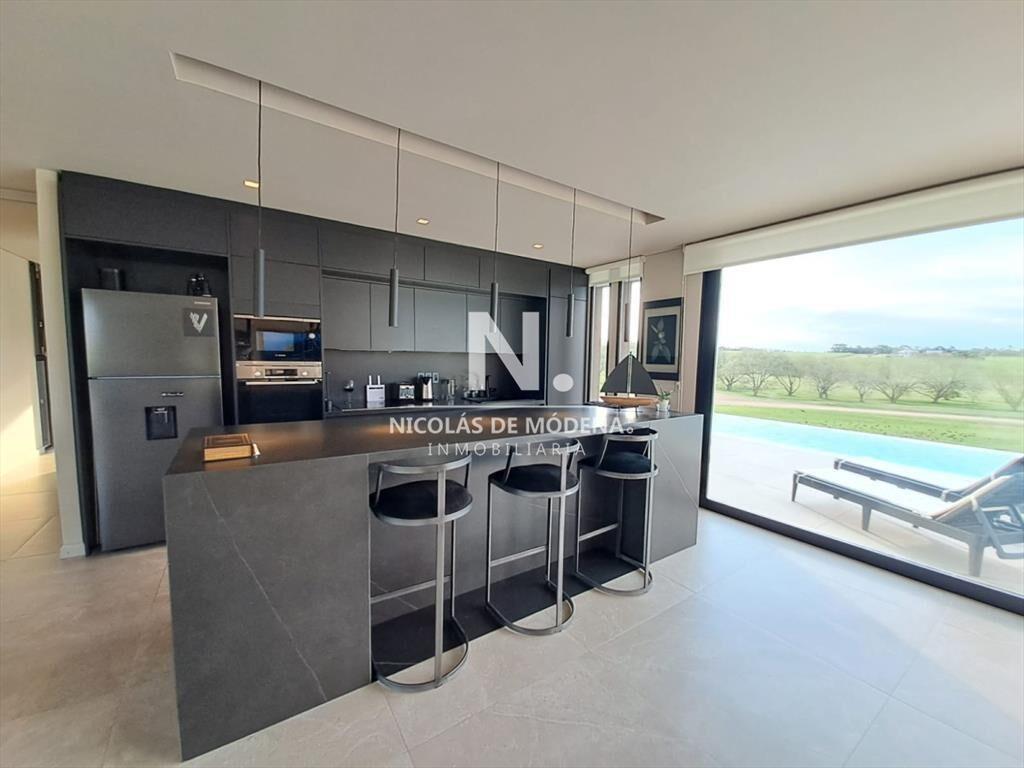 Espectacular chacra con chalet en venta de un 2