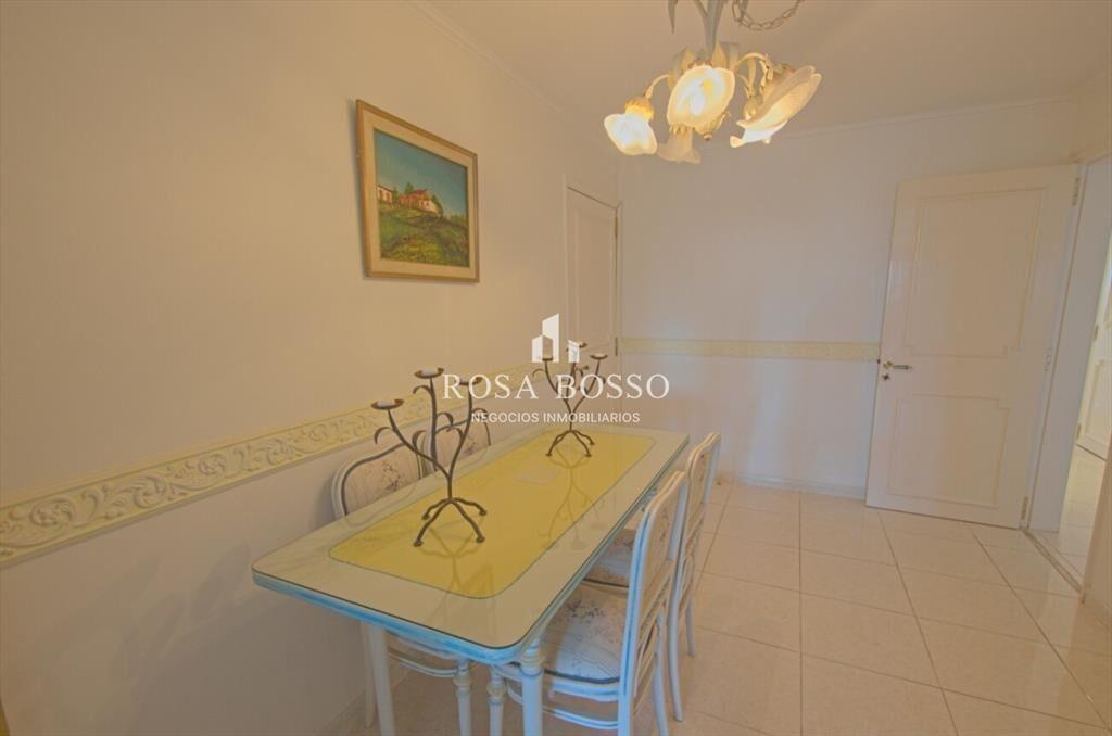 Venta apartamento de 3 dormitorios en primera -