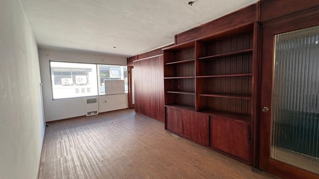 VENTA OFICINA CIUDAD VIEJA CON GARAGE