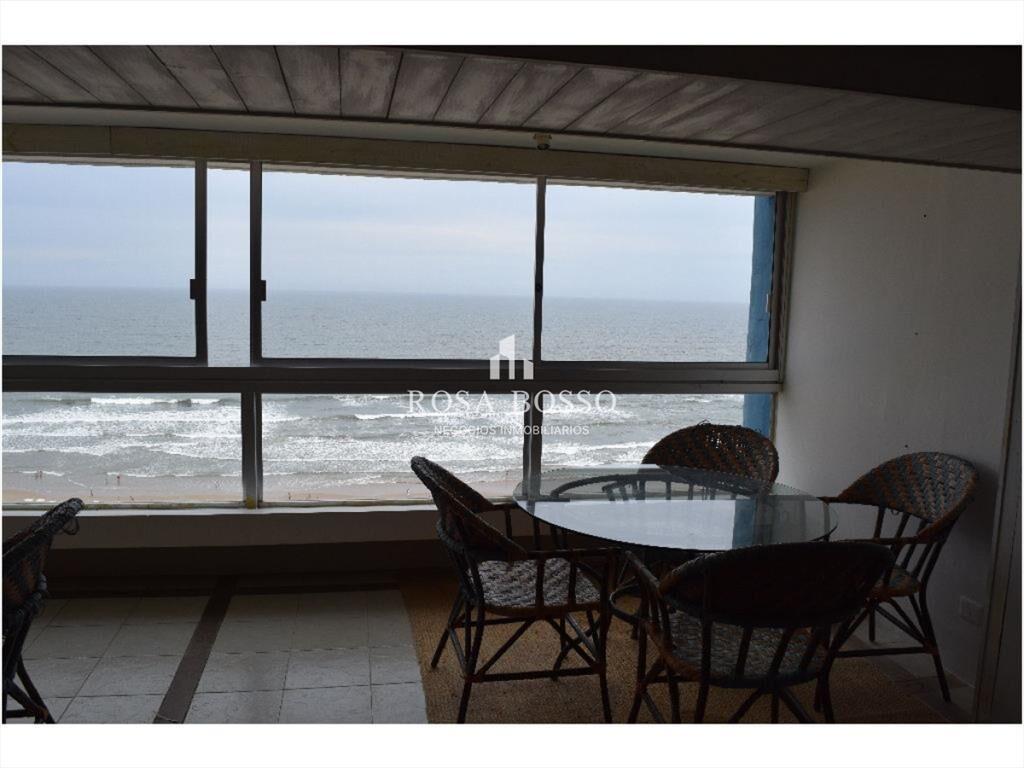 Apartamento en Brava, 3 dormitorios *