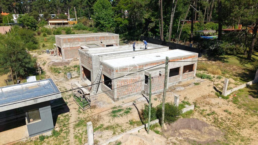 Casa a estrenar en Parque Burnett U$S 325.000