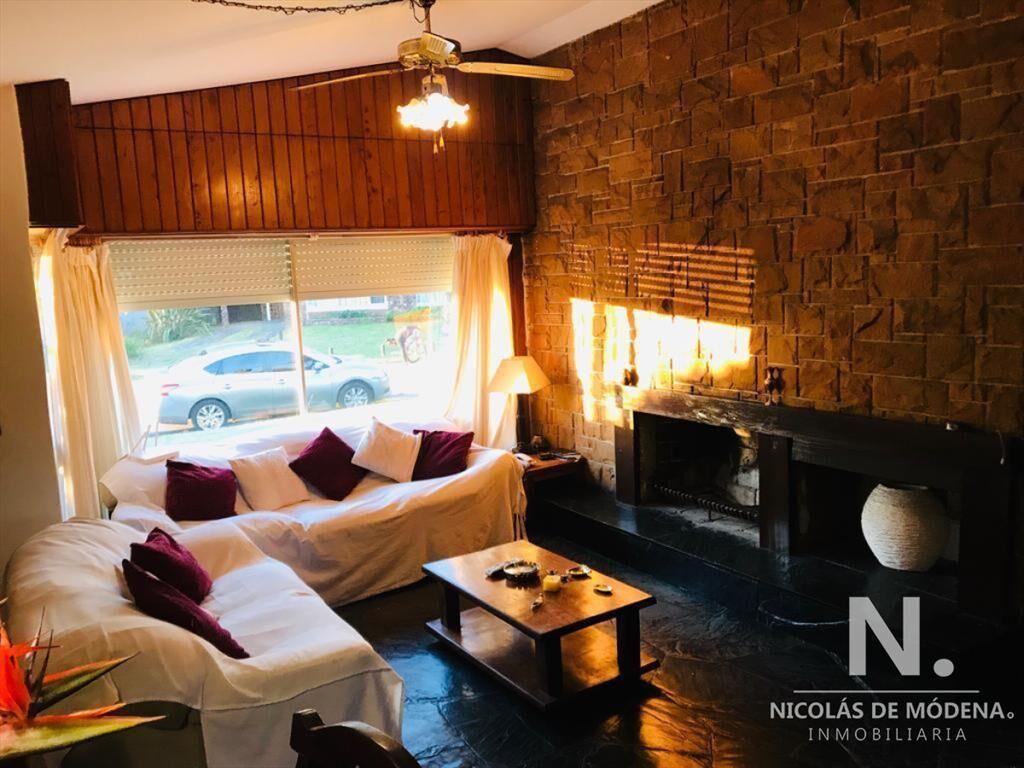Vendo hermosa casa a una cuadra de la playa