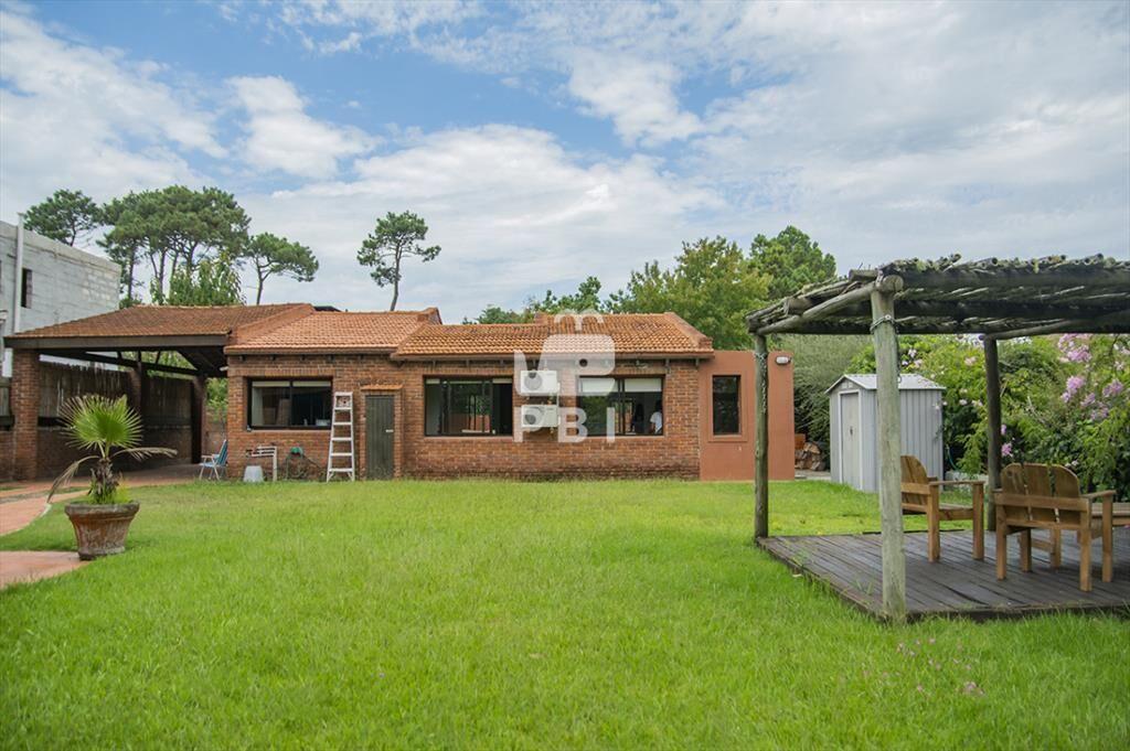En venta casa de 3 Dormitorios en Jardines de con