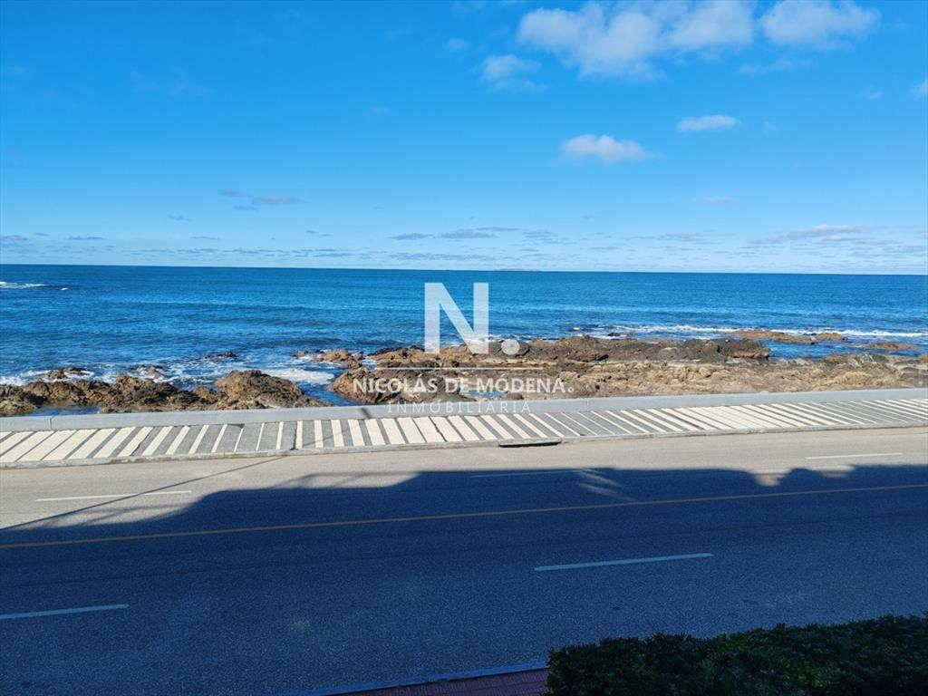 Vende departamento de 4 dormitorios