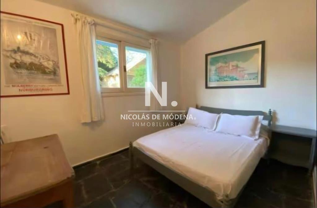 Casa de 3 dormitorios y servicio a la venta en Punta del Es
