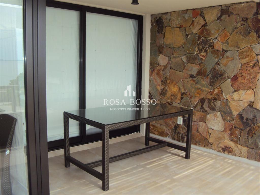 Apartamento en venta de dos dormitorios en Punta del Este