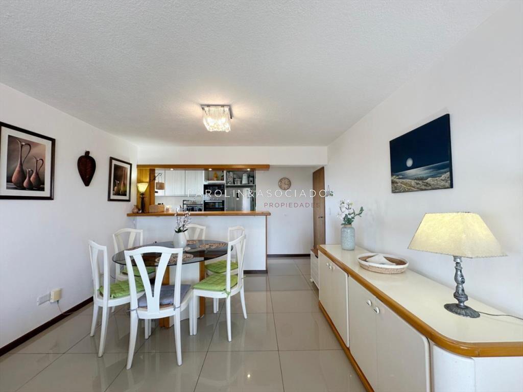 Apartamento en venta de 2 dormitorios en edificio Parquemar