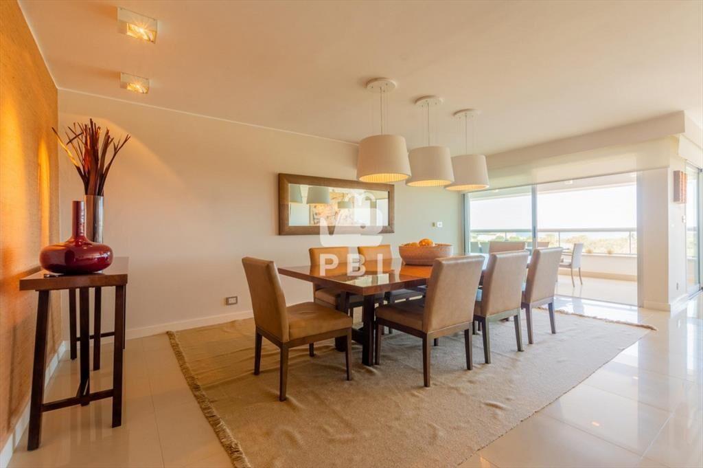 Venta departamento 3 dormitorios en Playa Brava -
