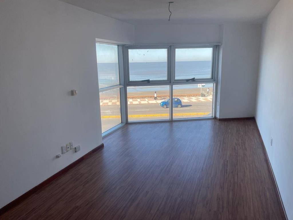 Apartamento monoambiente en alquiler sobre Rambla Malvín