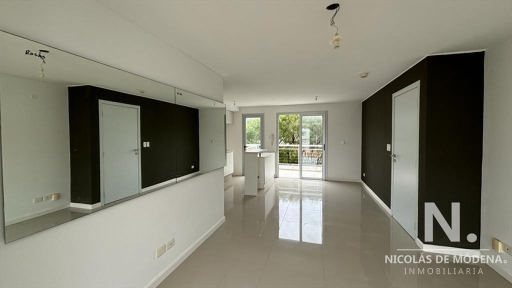 Apartamento a la venta con parrillero propio a estrenar