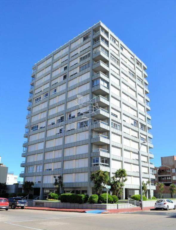 Muy lindo apartamento en península de Punta del