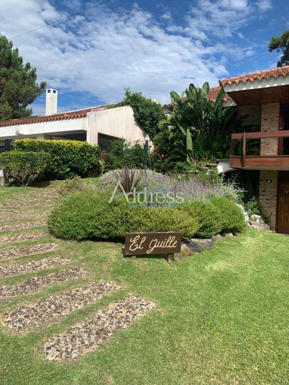 VENTA DE CASA DE 4 DORMITORIOS EN MANSA PUNTA DEL