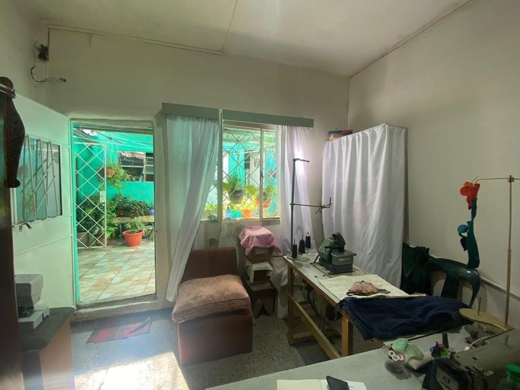 Casa en venta de 5 dormitorios mas monoambiente en Villa Es