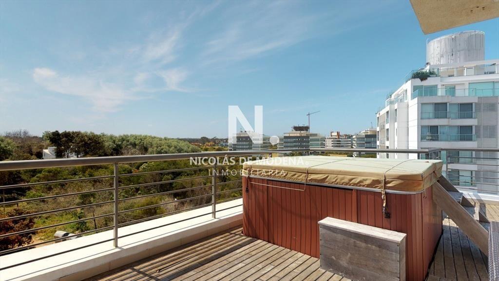Pent house de 3 dormitorios en Suite en Edificio