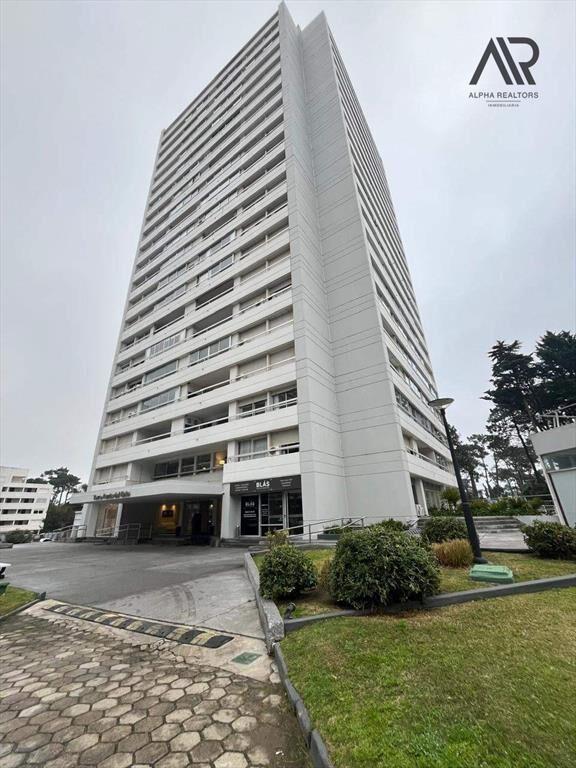 Apartamento en venta c/ cochera en Roosevelt