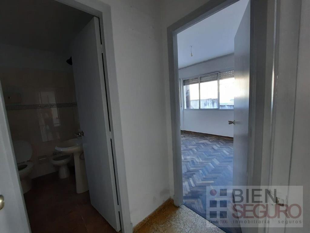Cómodo apartamento de 1 dormitorio en Centro. Ideal inverso