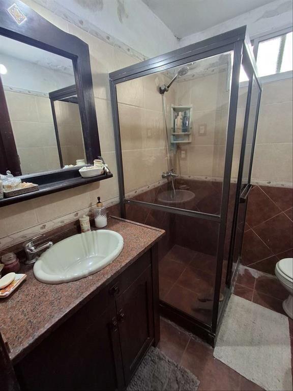 Venta de amplia casa, 3 dorm, garage, patio, PU, Prado
