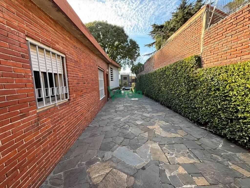 Venta de gran casa en parque Batlle de 5 dormitorios