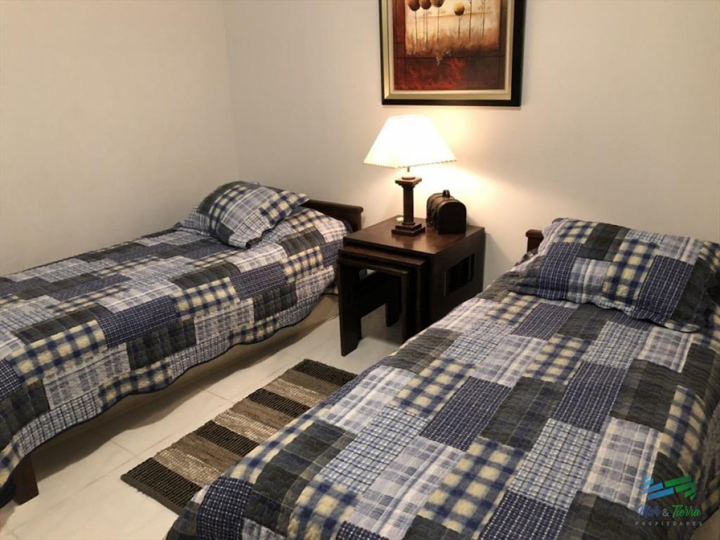 En venta.. piso intermedio, planta amplia muy en