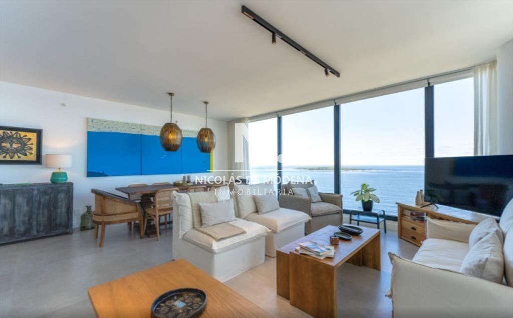 En venta apartamento de 3 dormitorios con vista