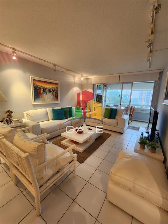 Vende apartamento de 2 dormitorios en Punta del