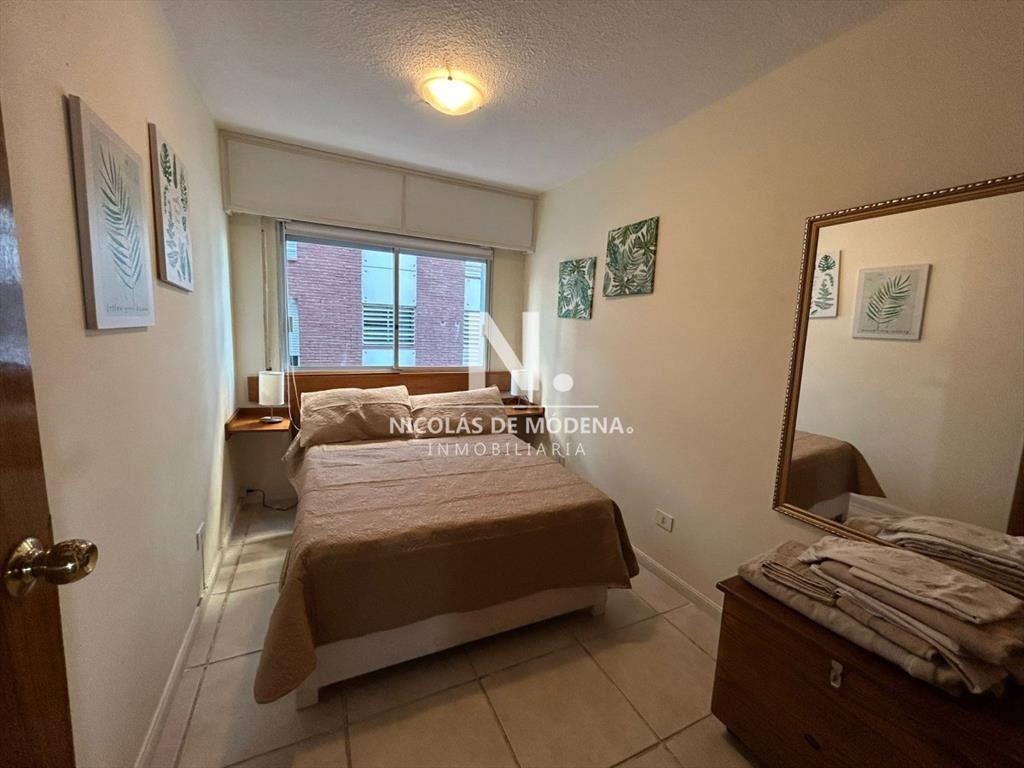 Vende apartamento frente al mar de 3 dormitorios en Peníns