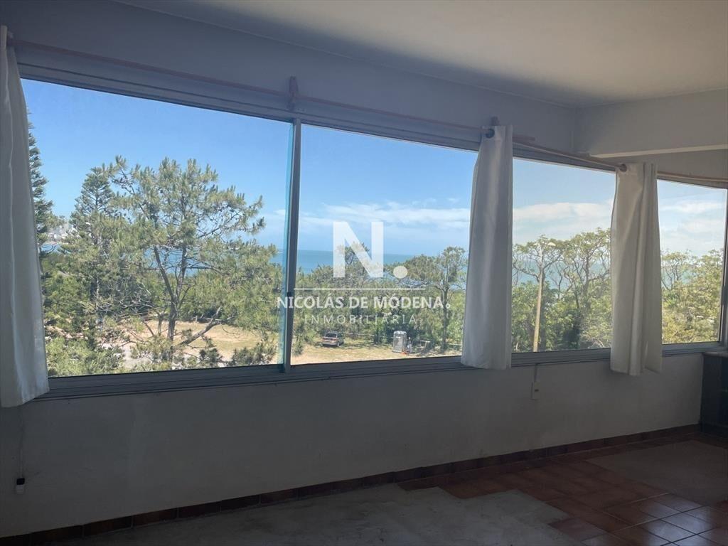 Departamento de 2 dormitorios en venta frente a