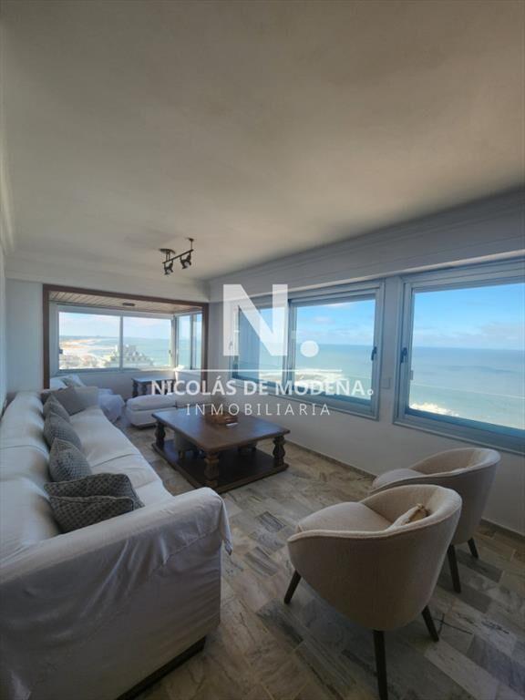 En venta apartamento de 2 dormitorios en Punta