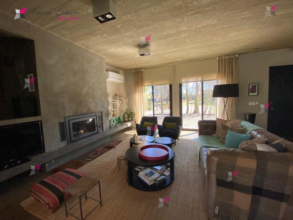PRECIOSA CASA EN BARRIO PRIVADO VENTA Y ALQUILER
