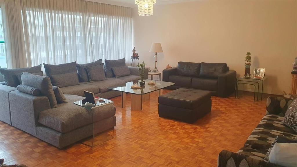 Venta Apartamento 4 dormitorios c/ 2 garajes Punta Carretas