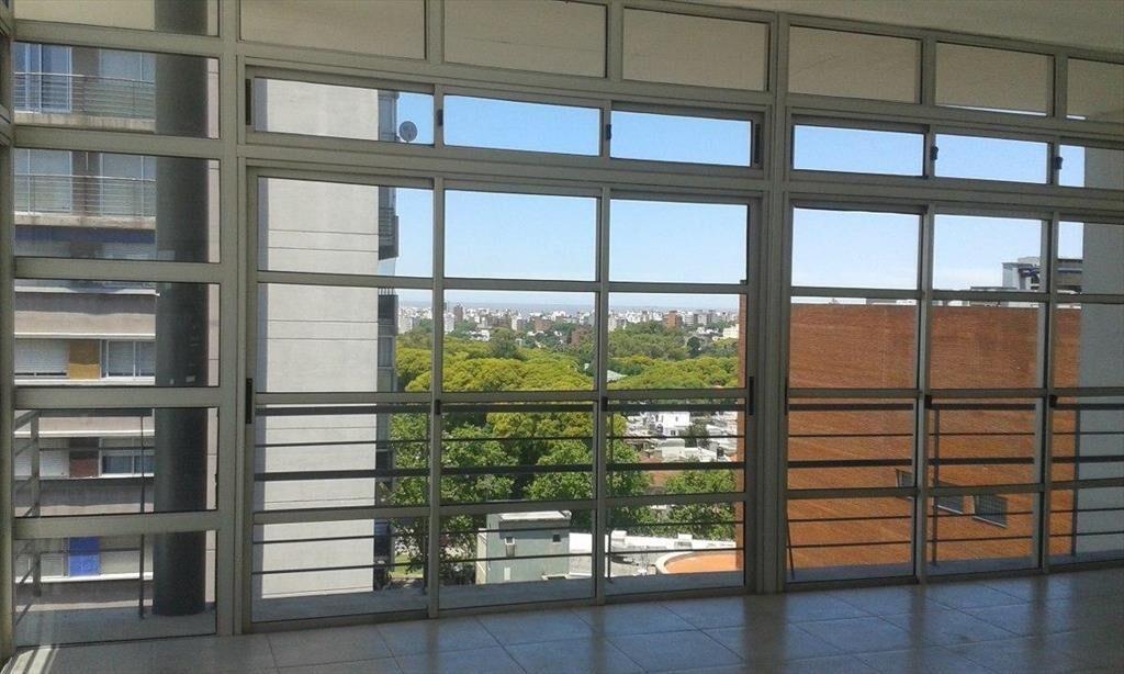 Apartamento en  venta de un dormitorio y garage con renta