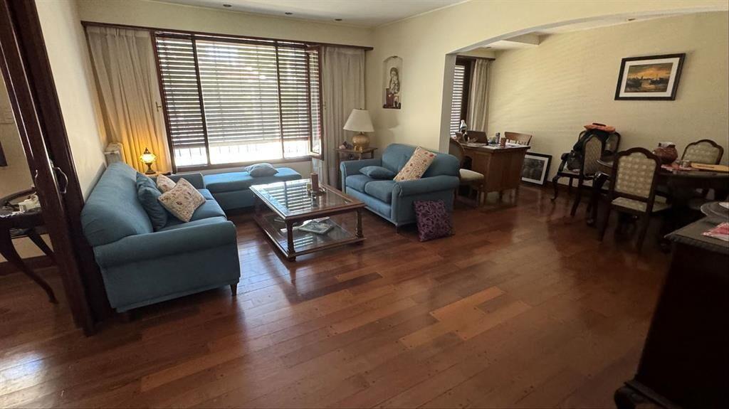 VENTA DE RESIDENCIA 5 DORMITORIOS PROXIMO A RAMBLA