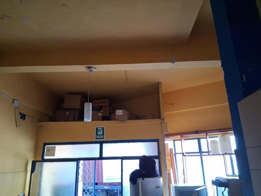 VENDO LOCAL COMERCIAL / DEPOSITO EN CORDON SUR