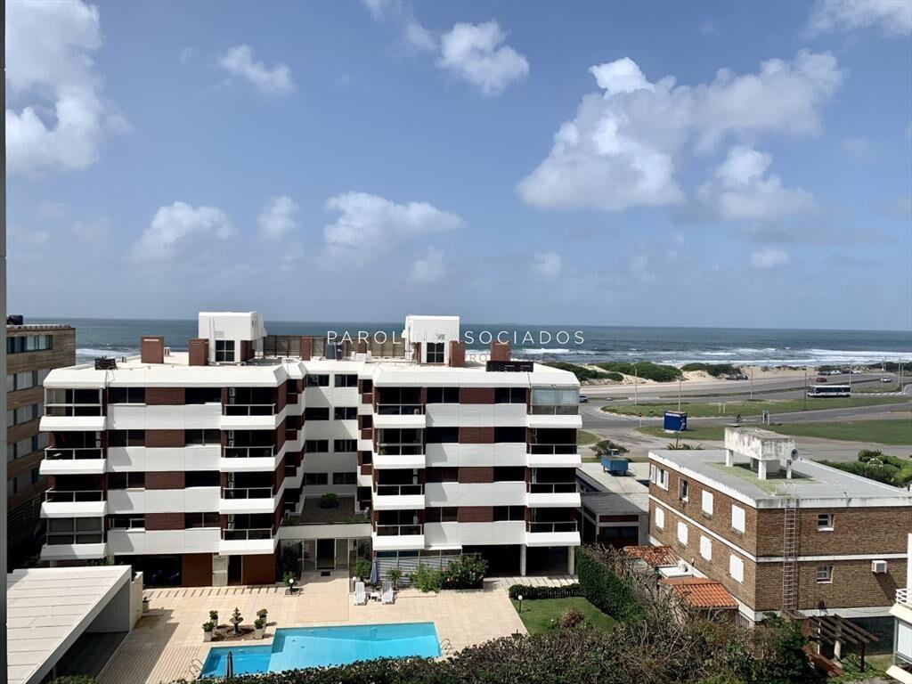 VENTA EN BRAVA EDIFICIO SOL Y LUNTA PUNTA DEL ESTE