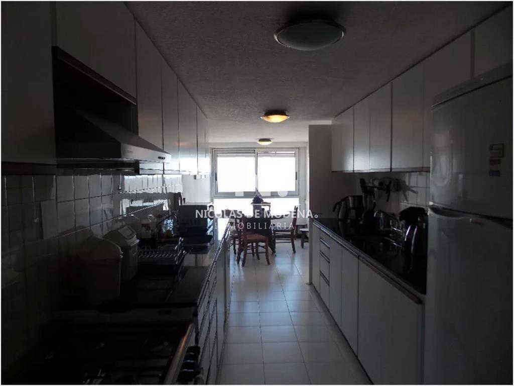 Departamento frente a Playa Brava de 3 dorm + en