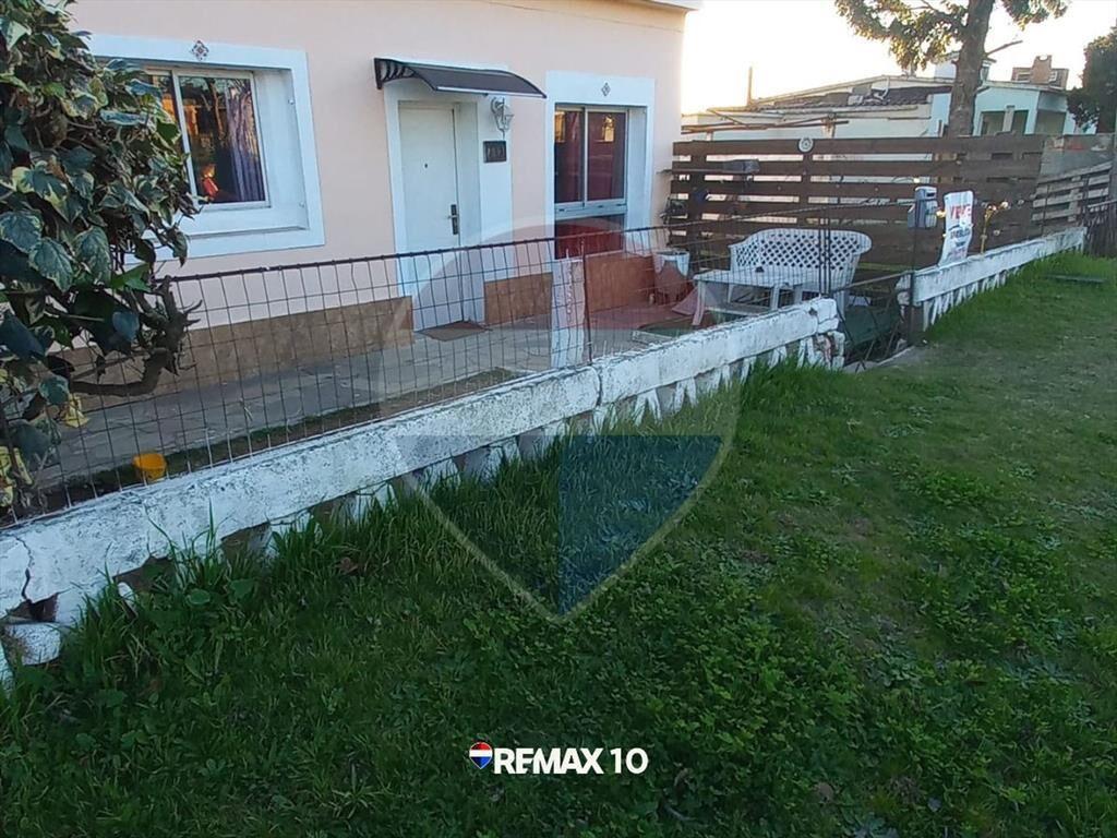 Se vende casa 2 dormitorios buena ubicación