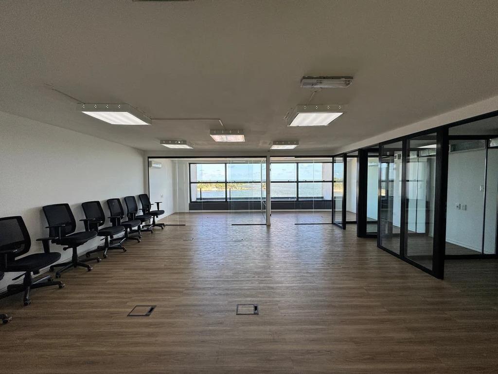 Venta con renta de Oficinas, piso 10 en Marigot Office