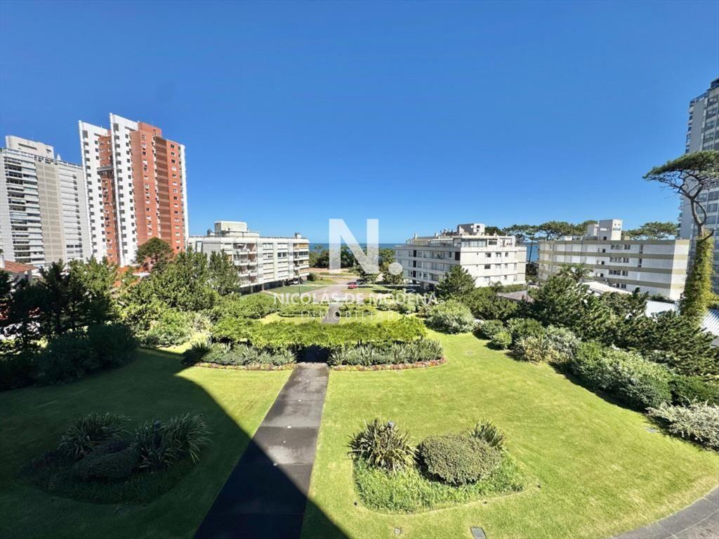 Apartamento en Venta y Alquiler, Mansa, Punta del