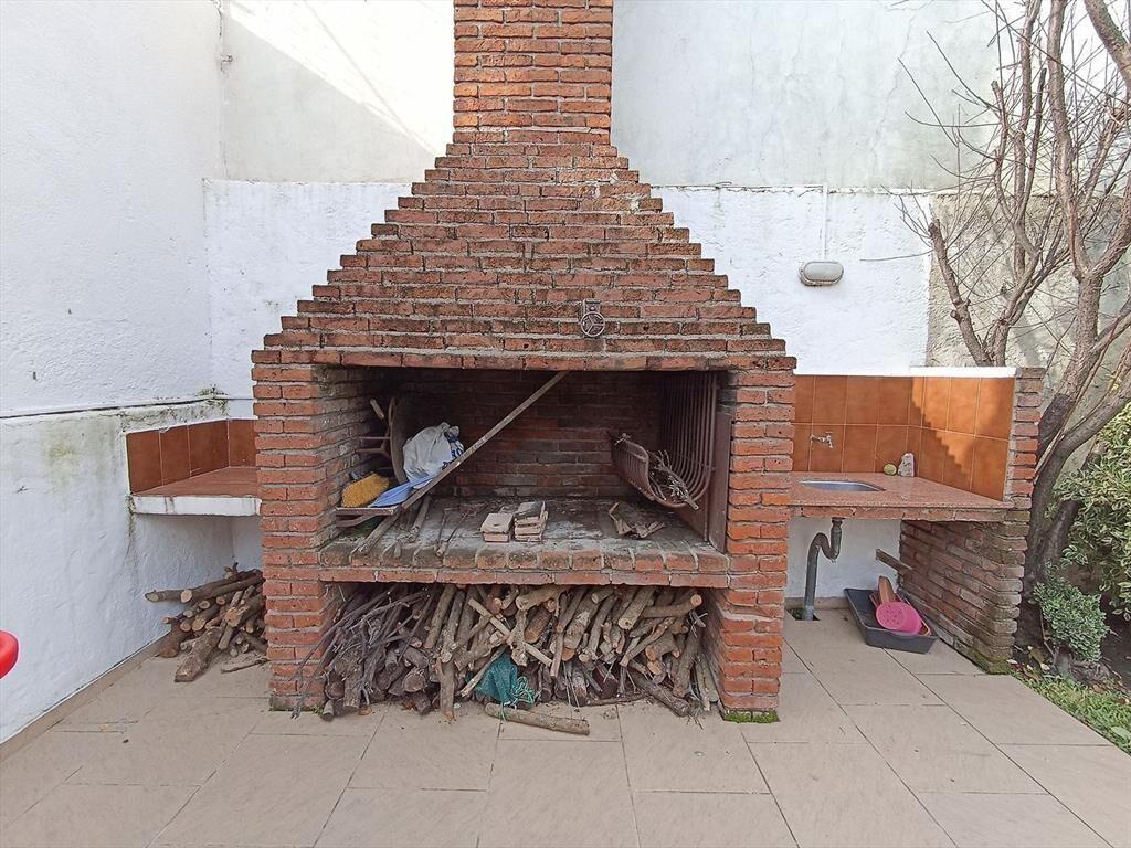 Venta Casa. 4 Dor, estar c/hogar, fondo con parrill, gje x3