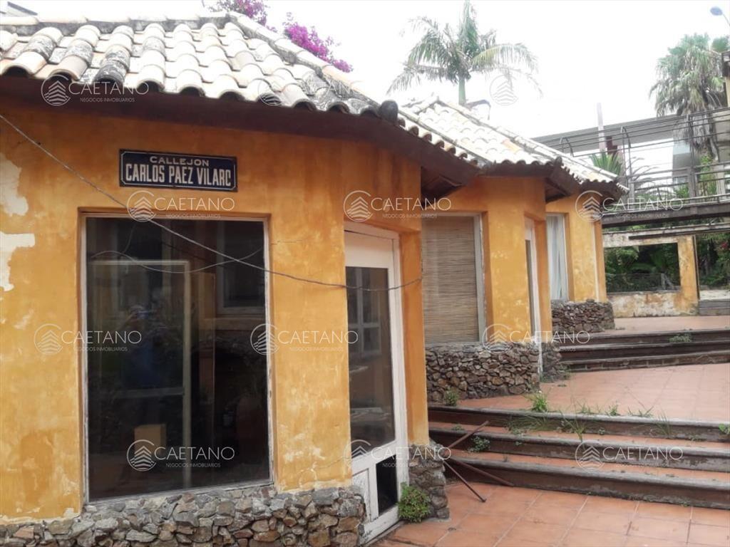 Excepcional local comercial en el corazon de del