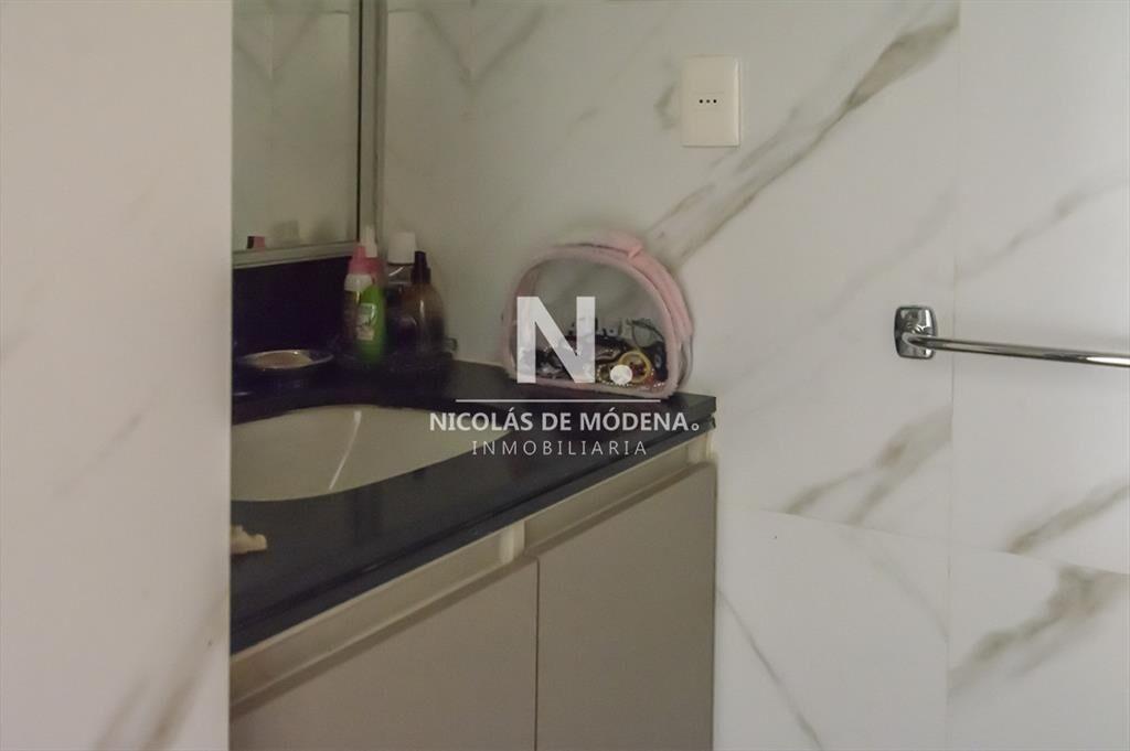 Amplio apartamento en Península, a pasos del mar de 3 dorm