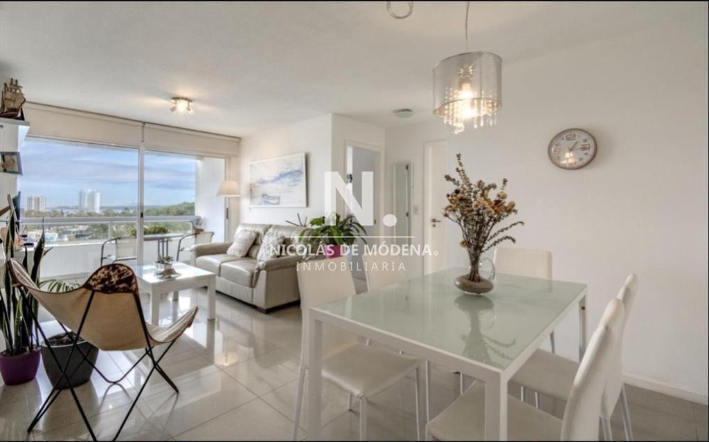 En venta apartamento de 2 dormitorios en Jardines