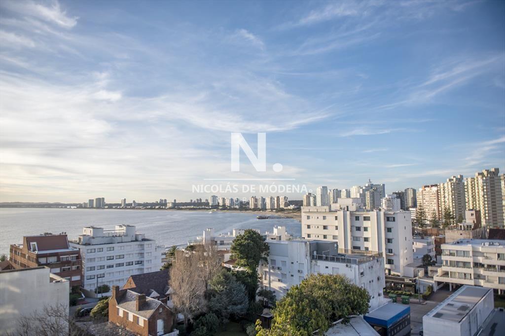 Vende departamento de 3 dormitorios con vista al