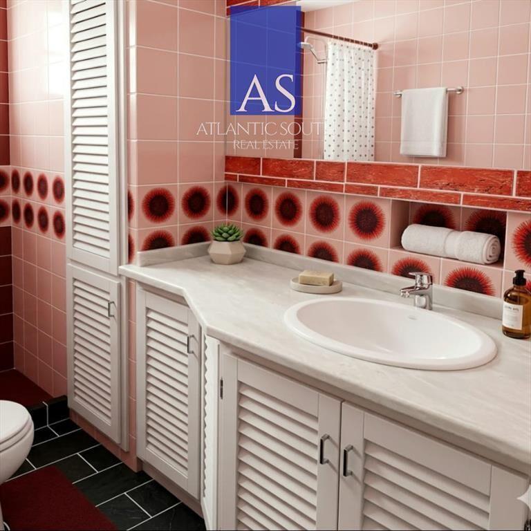 Apartamento con cochera en Península excelente