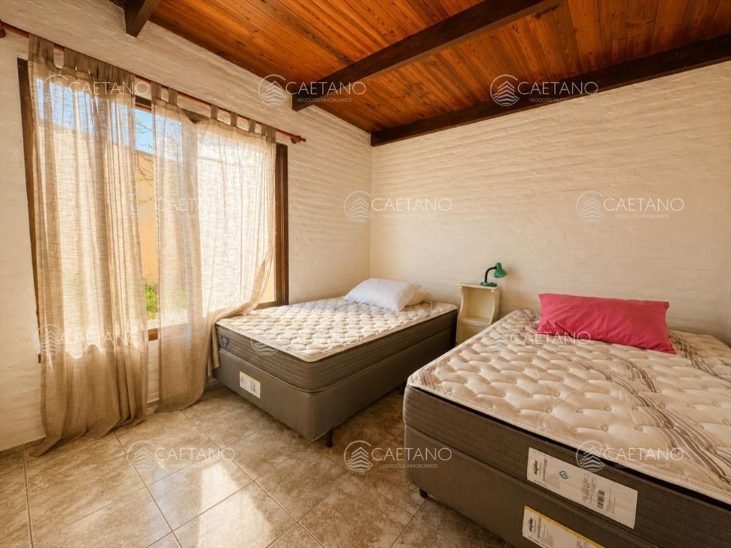 VENTA CASA DE 2 DORMITORIOS EN LA JUANITA